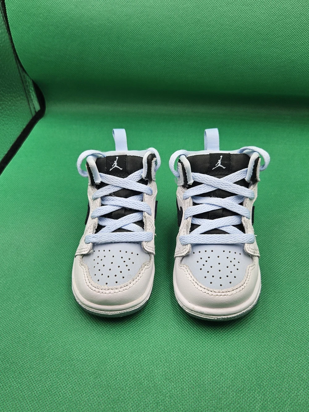 Jordan Kids Light Blue and Black Low-Top Sneakers